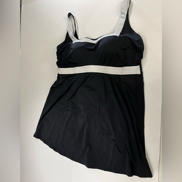 Elegant Black Swim Top - Picture 6 of 15